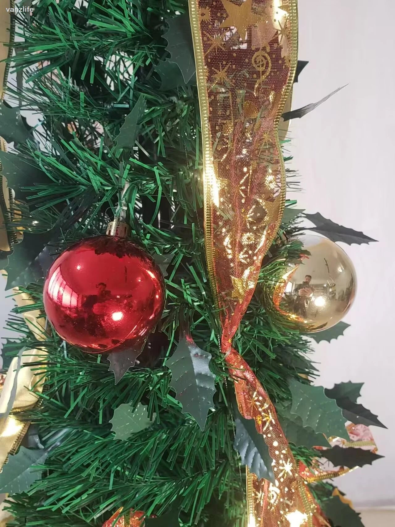 Lysende, Sammenleggbar Juletre – Dekorativt og Praktisk for Jul og Nyttår